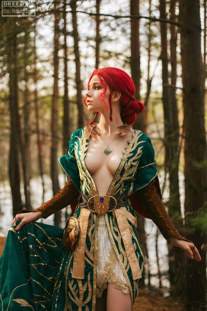 Triss Merigold Cosplay (The Witcher)